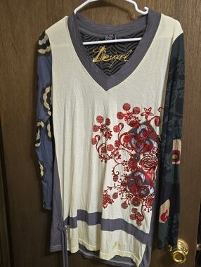Desigual Women's Cream V-Neck Graphic Tunic Top